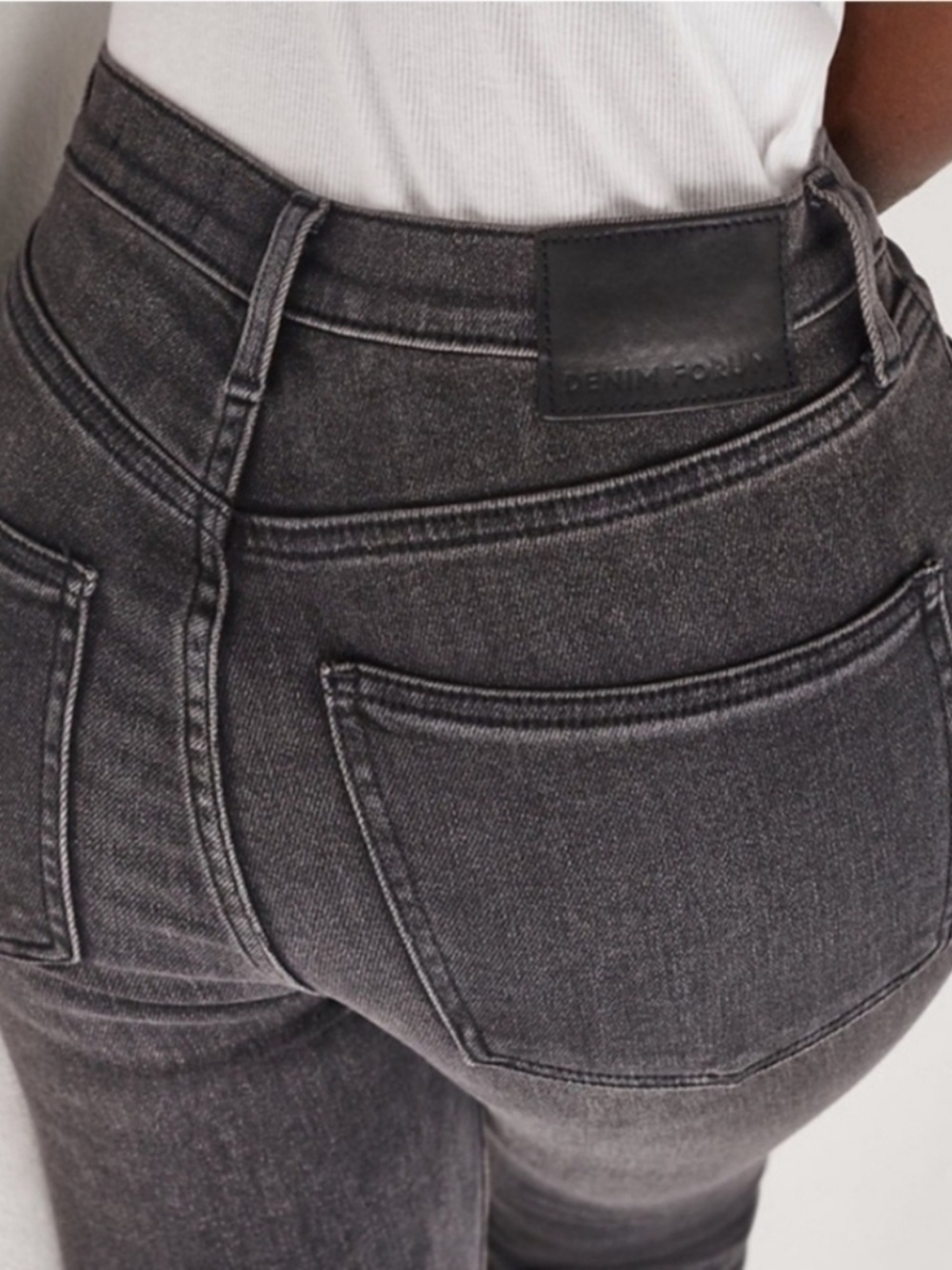 Denim Forum The Lola High Rise Skinny Jeans Raw Hem – Aritzia Size 29 dark wash - Picture 3 of 11